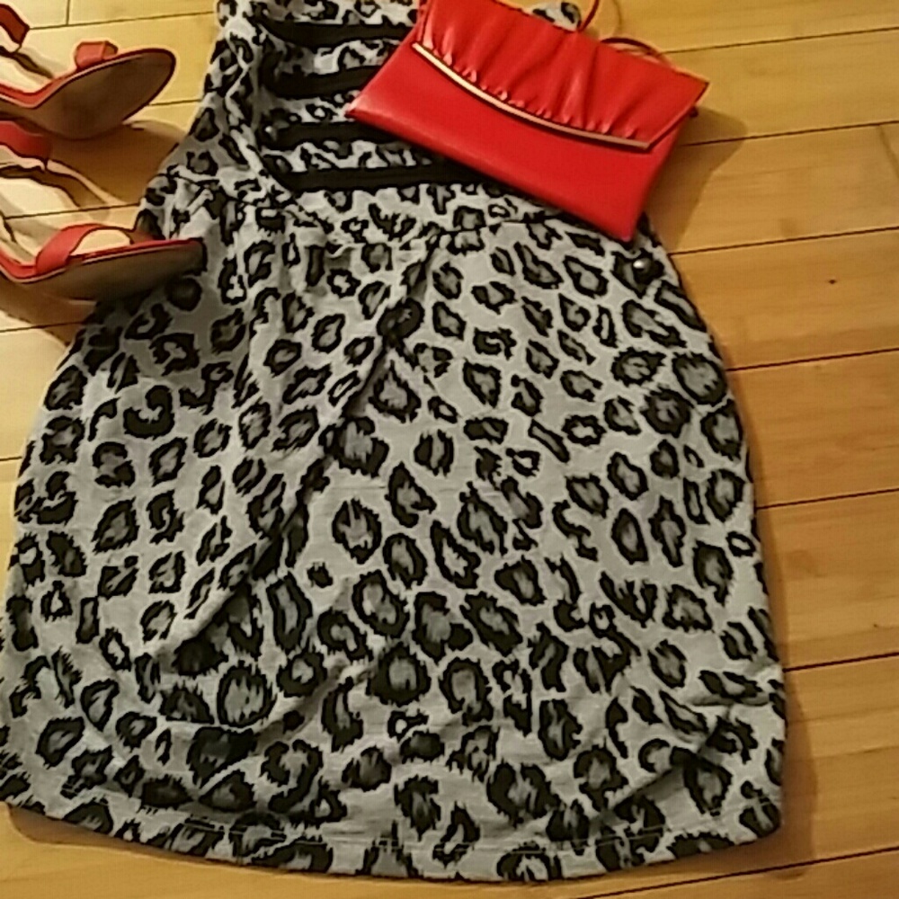 Drees with leopard print - Picture 4 of 4